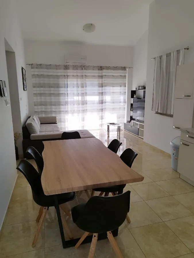 Apartmani Bakran Lopar 0*,  Croatia
